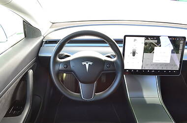 Лифтбек Tesla Model 3 2018 в Киеве