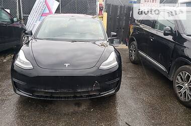 Седан Tesla Model 3 2019 в 