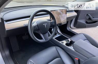 Седан Tesla Model 3 2019 в Киеве