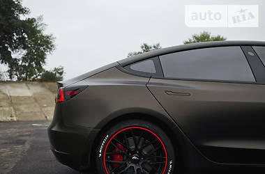Седан Tesla Model 3 2018 в 