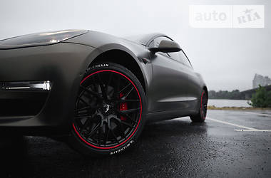 Седан Tesla Model 3 2018 в 