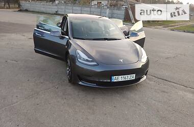 Седан Tesla Model 3 2018 в Днепре