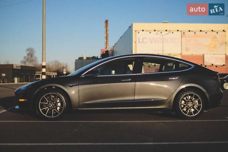Седан Tesla Model 3 2018 в Киеве фото 30 Седан Tesla Model 3 2018 в Киеве