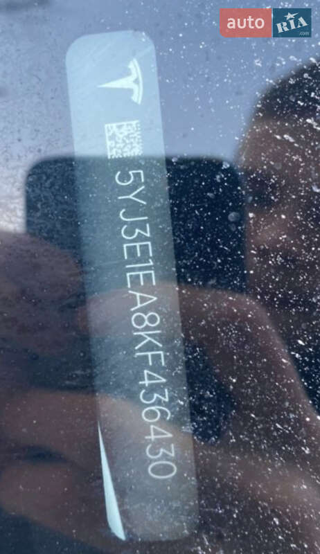 Седан Tesla Model 3 2019 в Киеве