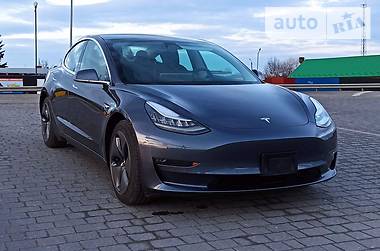 Седан Tesla Model 3 2019 в Стрые