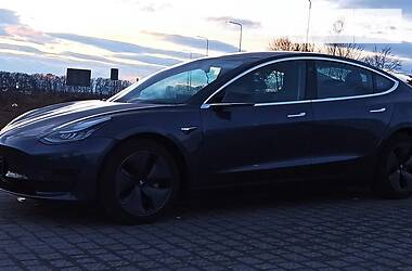 Седан Tesla Model 3 2019 в Стрые