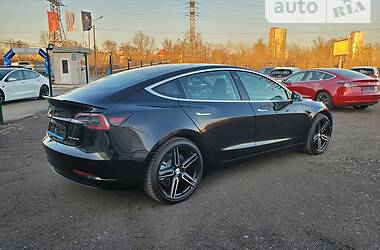 Седан Tesla Model 3 2019 в Киеве