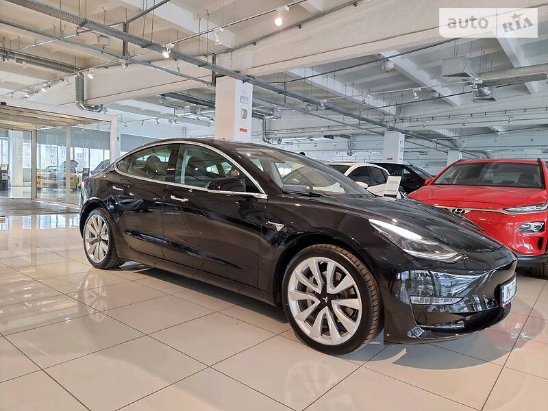 Седан Tesla Model 3 2019 в Киеве