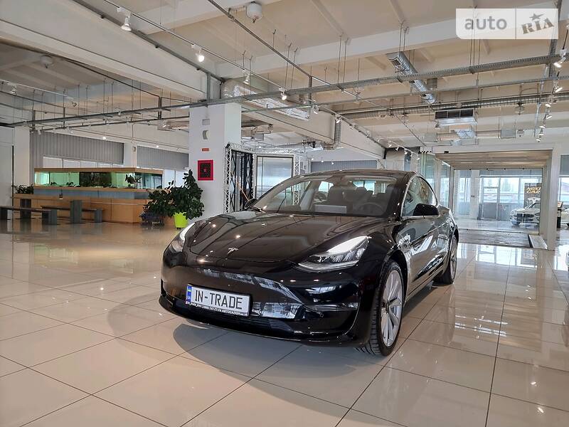 Седан Tesla Model 3 2019 в Киеве