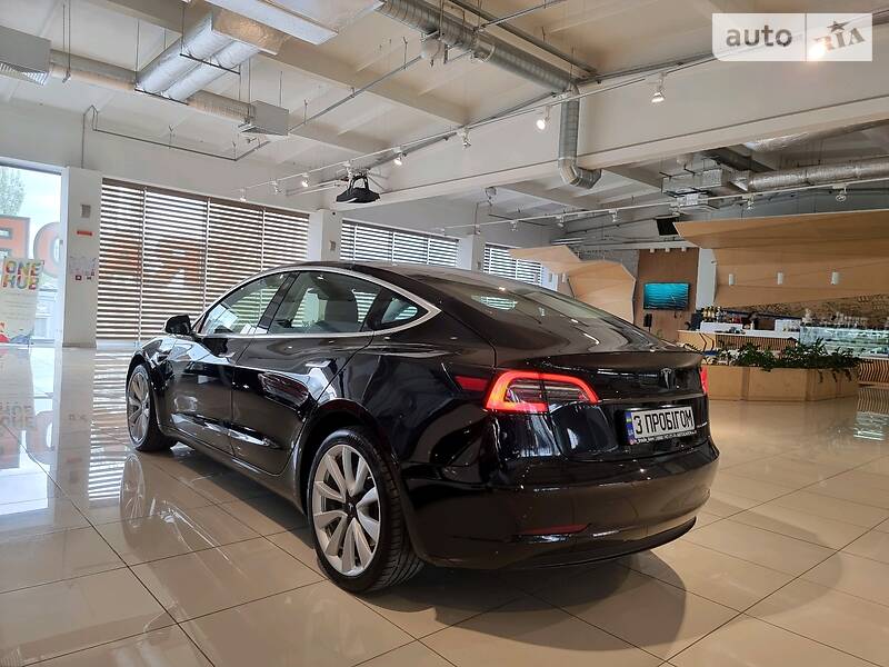 Седан Tesla Model 3 2019 в Киеве