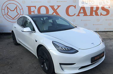 Седан Tesla Model 3 2019 в 