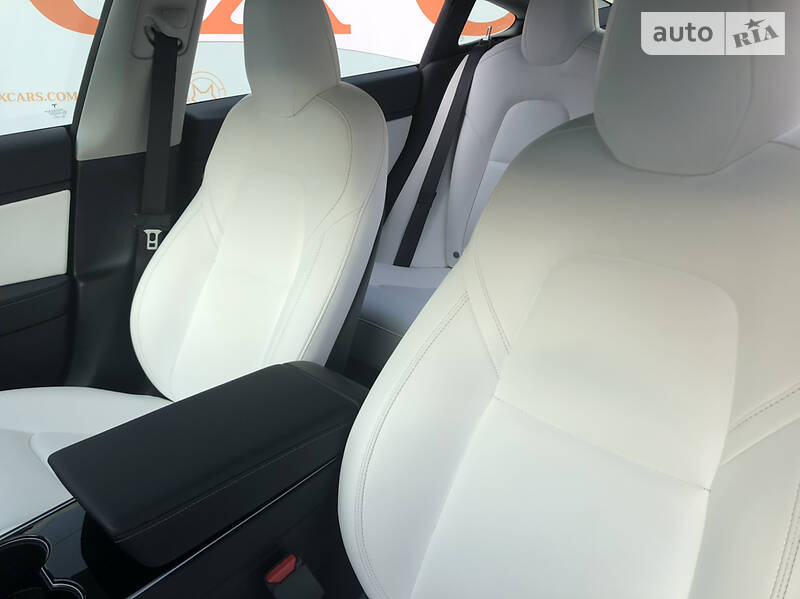 Седан Tesla Model 3 2019 в Києві