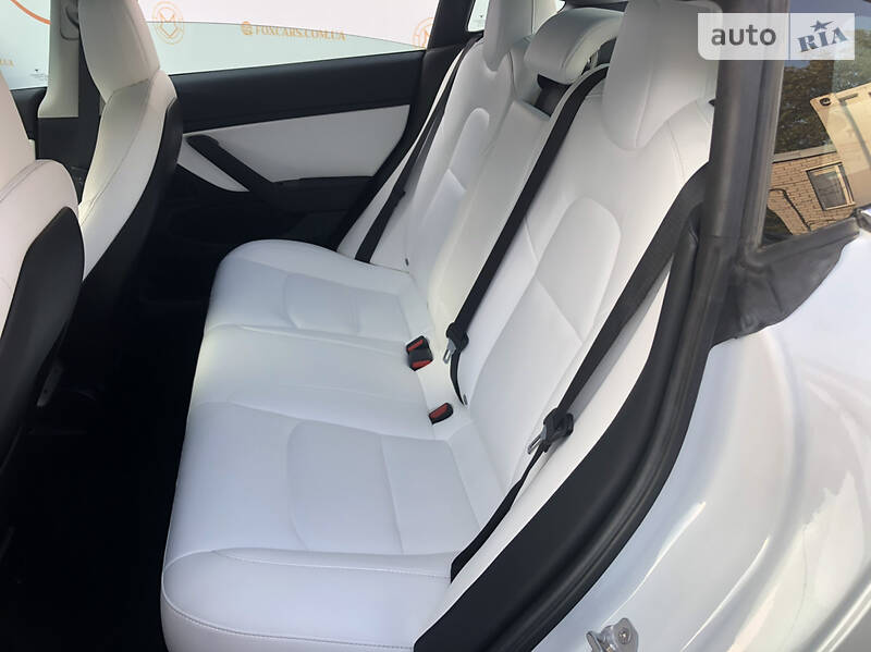 Седан Tesla Model 3 2019 в Києві