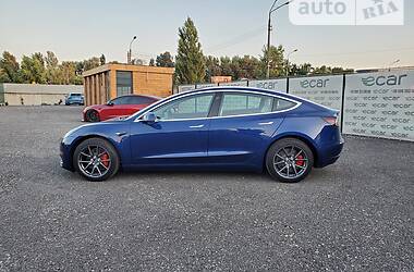 Седан Tesla Model 3 2019 в Киеве