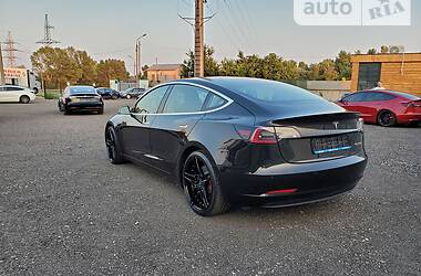 Седан Tesla Model 3 2019 в Києві