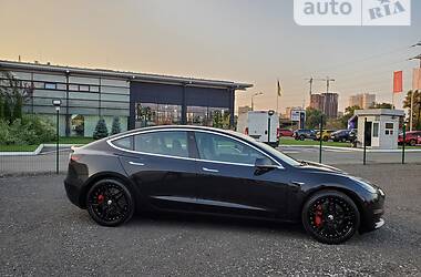 Седан Tesla Model 3 2019 в Києві