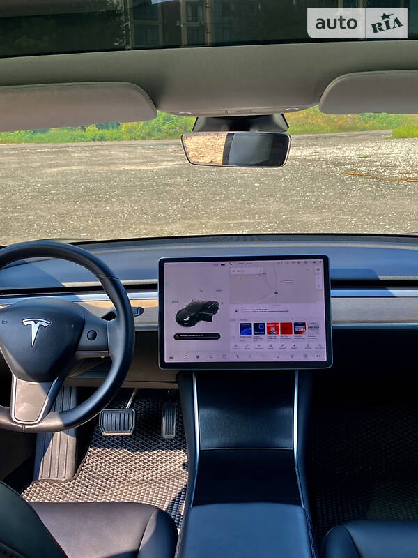 Седан Tesla Model 3 2018 в Дніпрі