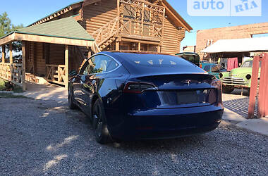 Седан Tesla Model 3 2019 в Чорноморську