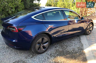 Седан Tesla Model 3 2019 в Черноморске