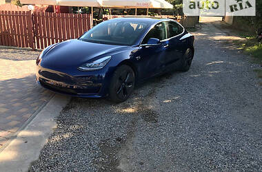 Седан Tesla Model 3 2019 в Черноморске