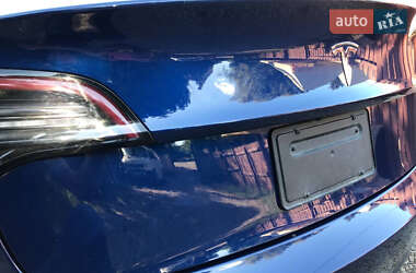 Седан Tesla Model 3 2019 в Черноморске