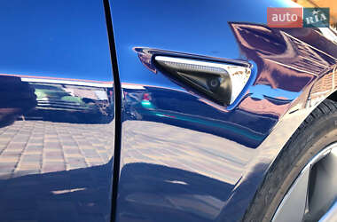 Седан Tesla Model 3 2019 в Черноморске