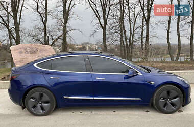 Седан Tesla Model 3 2019 в Сумах