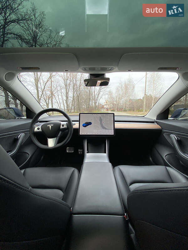 Седан Tesla Model 3 2019 в Сумах