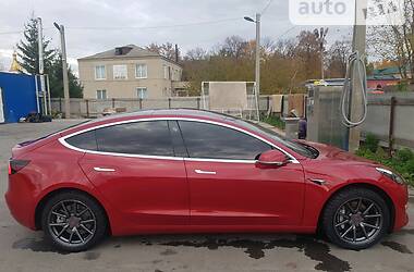 Седан Tesla Model 3 2018 в 