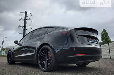 Седан Tesla Model 3 2019 в Києві