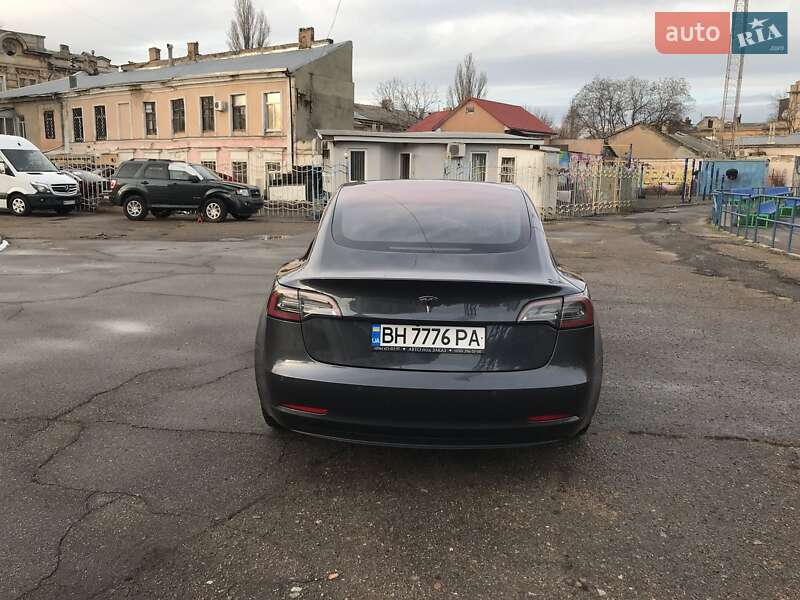 Седан Tesla Model 3 2018 в Одесі