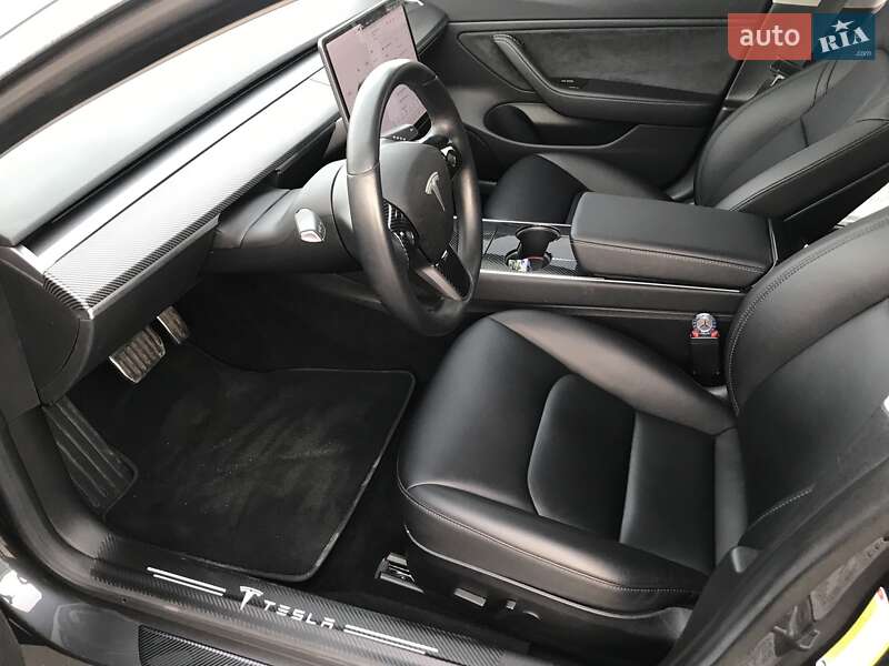 Седан Tesla Model 3 2018 в Одесі