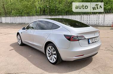 Седан Tesla Model 3 2018 в Києві