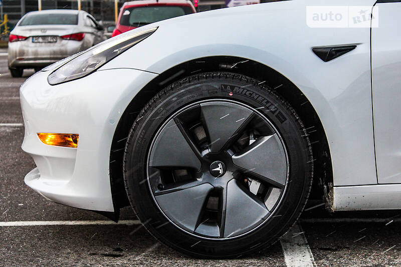 Седан Tesla Model 3 2021 в Киеве фото 3 Седан Tesla Model 3 2021 в Киеве