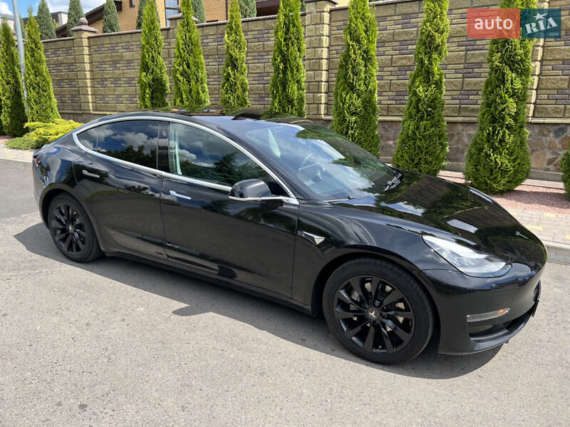 Седан Tesla Model 3 2019 в Ровно