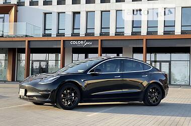 Седан Tesla Model 3 2018 в Вінниці