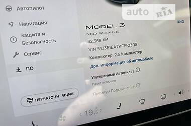 Седан Tesla Model 3 2019 в Луцке