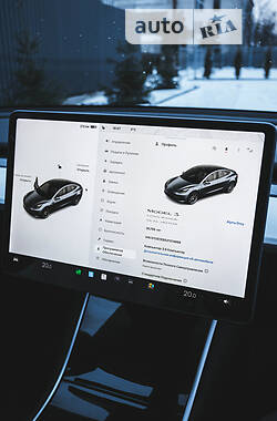 Седан Tesla Model 3 2018 в Кропивницком