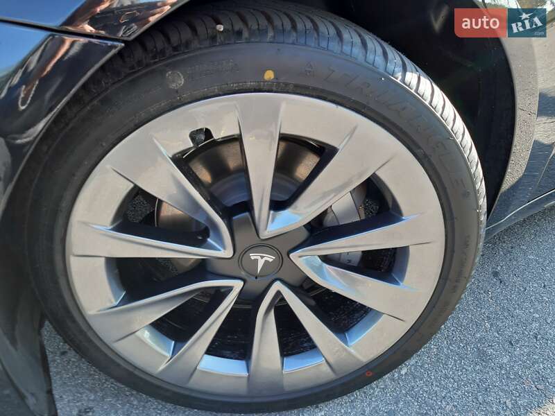Седан Tesla Model 3 2021 в Запоріжжі