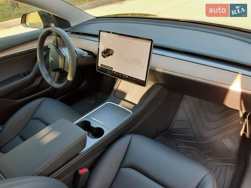Седан Tesla Model 3 2021 в Дніпрі