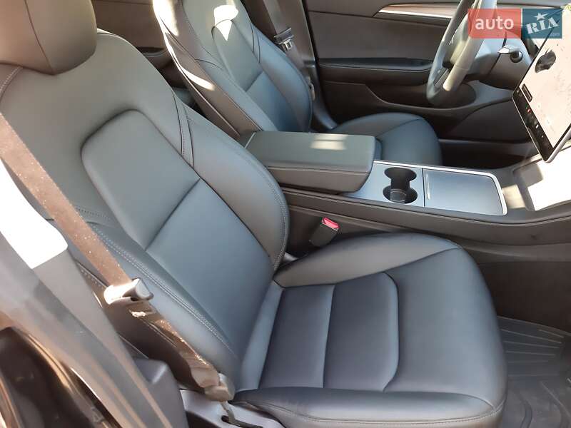 Седан Tesla Model 3 2021 в Запоріжжі