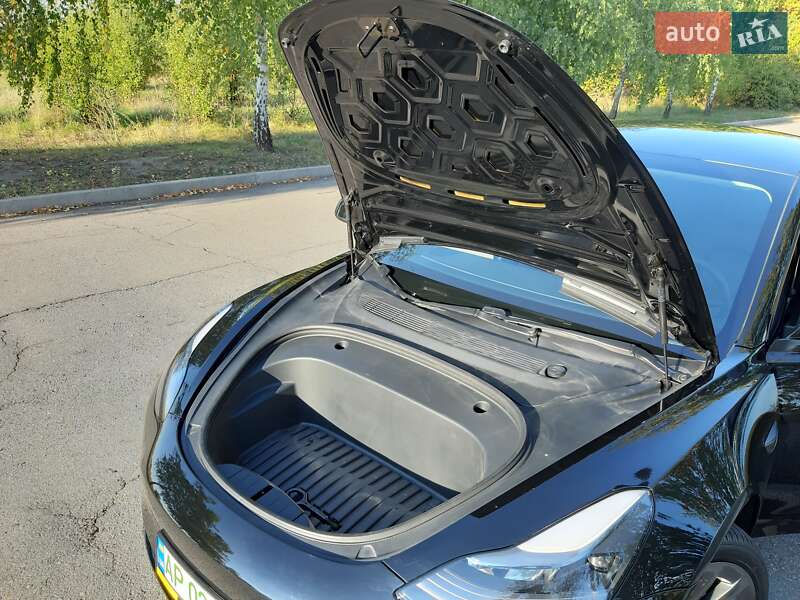 Седан Tesla Model 3 2021 в Дніпрі