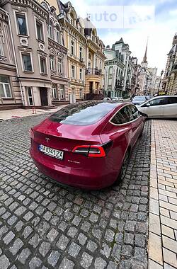 Седан Tesla Model 3 2019 в 