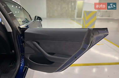 Седан Tesla Model 3 2018 в 