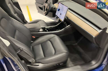 Седан Tesla Model 3 2018 в Киеве