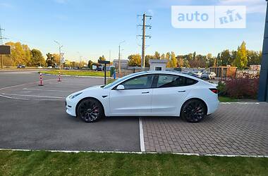 Седан Tesla Model 3 2022 в Києві