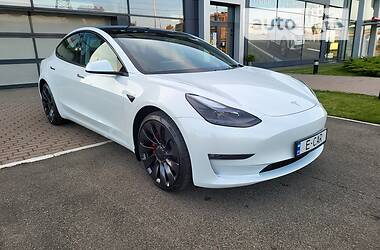 Седан Tesla Model 3 2022 в Києві