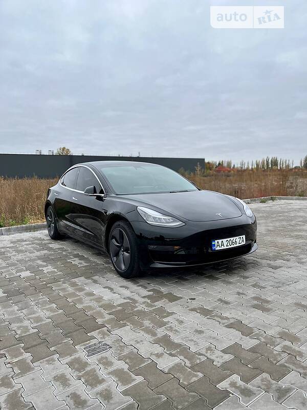 Tesla Model 3 2019