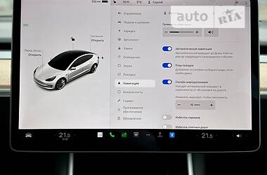 Седан Tesla Model 3 2020 в 