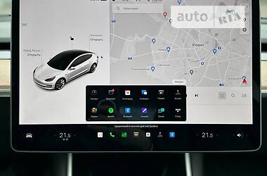 Седан Tesla Model 3 2020 в 